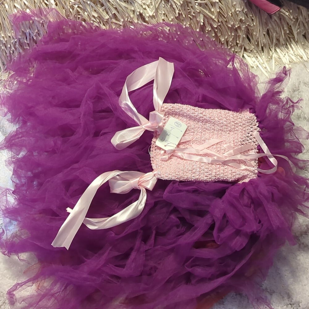 Witch Halloween Costume w/Cape & Small Tulle Broom, 4T-5T, New - Picture 5 of 8